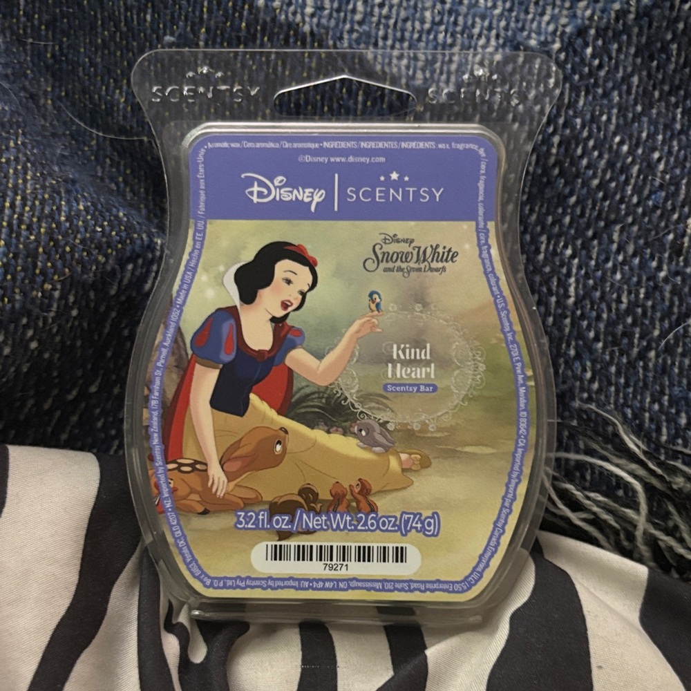BRAND NEW Scentsy Disney Snow White Kind Heart Wax Bar